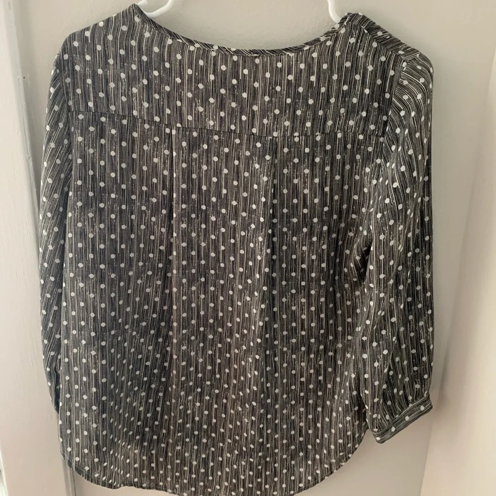 Women’s blouse size medium from Nordstrom’s - Picture 2 of 7